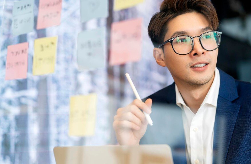 From Idea to Incorporated: A Practical Guide to Starting a Business in Singapore as a Foreigner
